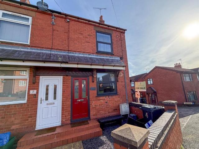 House for sale in Ponciau, Wales