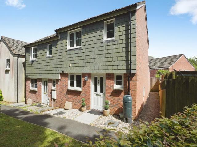 House for sale in Lamellion, Cornwall