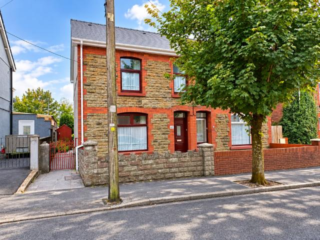 House for sale in Tir-y-dail, Ammanford