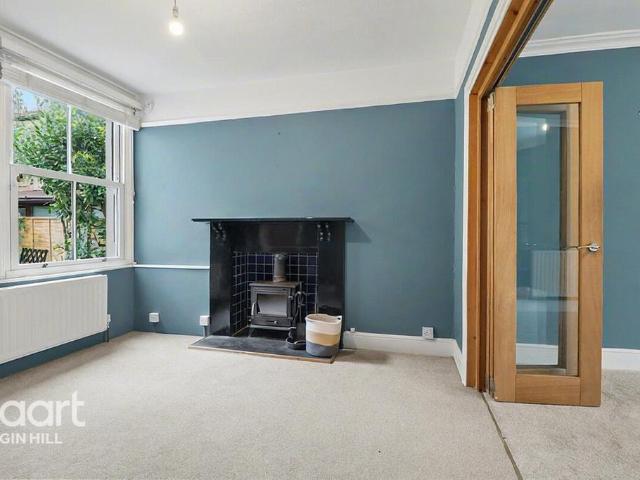House for sale in Hillview, Surrey