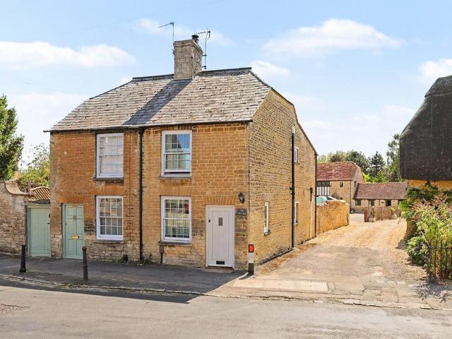 House for sale in Black Bourton, Oxfordshire