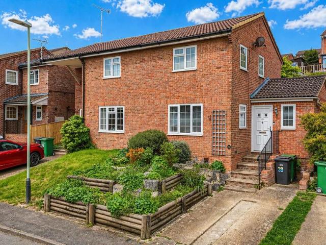 House for sale in West Marina, Guestling Green