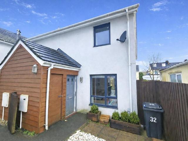 House for sale in Weir Quay, Devon