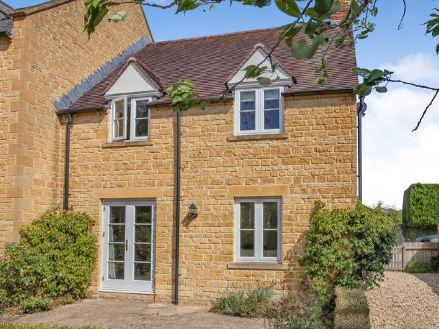 House for sale in Fossebridge, Gloucestershire