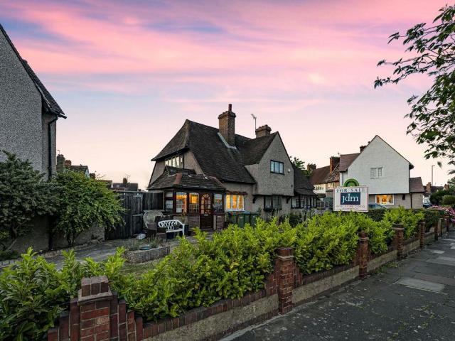 House for sale in New Eltham, Greater London