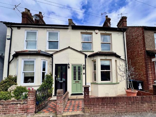 House for sale in Felden, Pouchen End