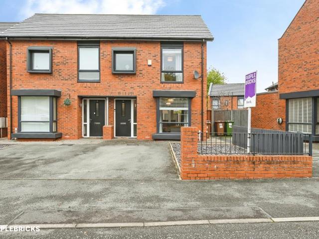 House for sale in Holt, St Helens
