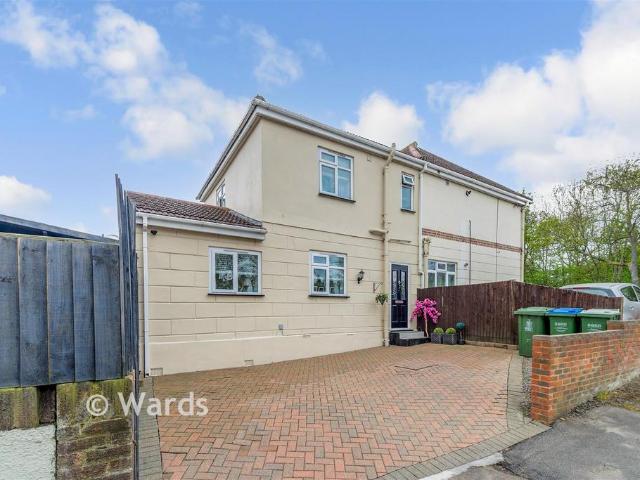 House for sale in Barnehurst, Greater London