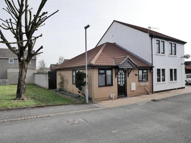 Bungalow for sale in Calne
