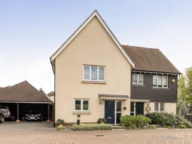 House for sale in Roundbush Green, Duton Hill