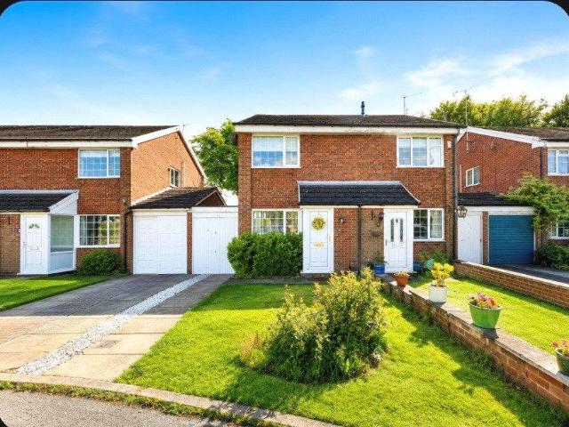 House for sale in Greenside, Macclesfield