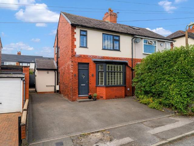 House for sale in Bradshaw, Lee Bank