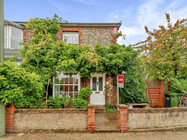 House for sale in Red Hill, Surrey