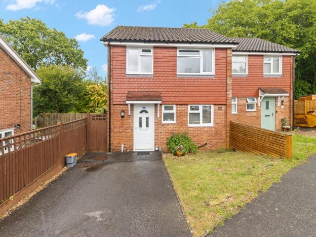 House for sale in Ringles Cross, Cross In Hand