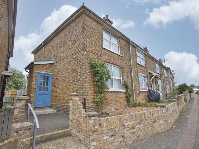House for sale in Upper Walmer, Ash