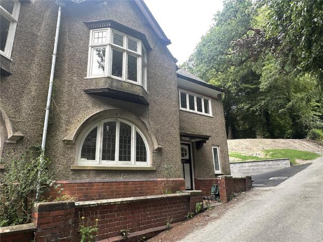 House for sale in Llanidloes, Wales