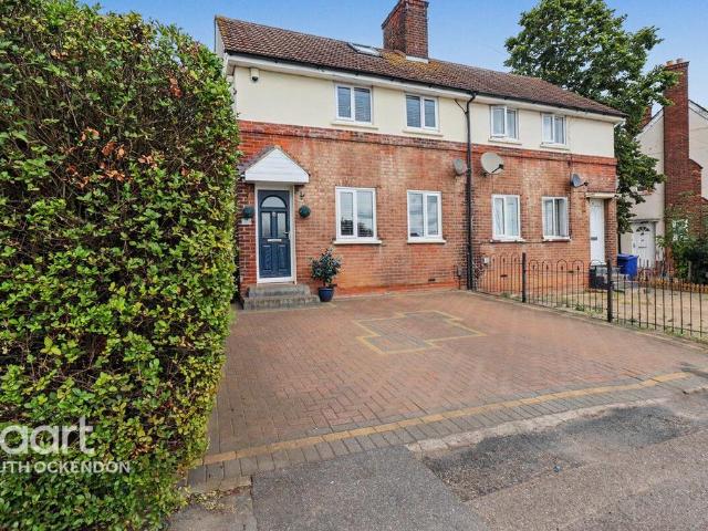 House for sale in Aveley, Essex