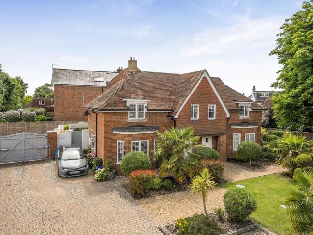 House for sale in Chichester, Littlecote