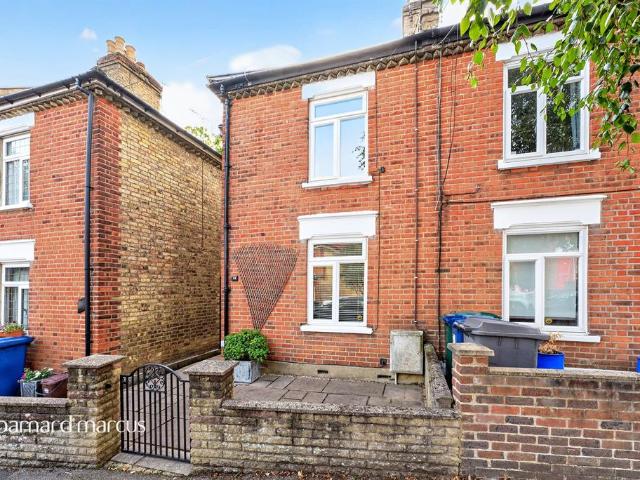 House for sale in Oakleigh Park, Greater London