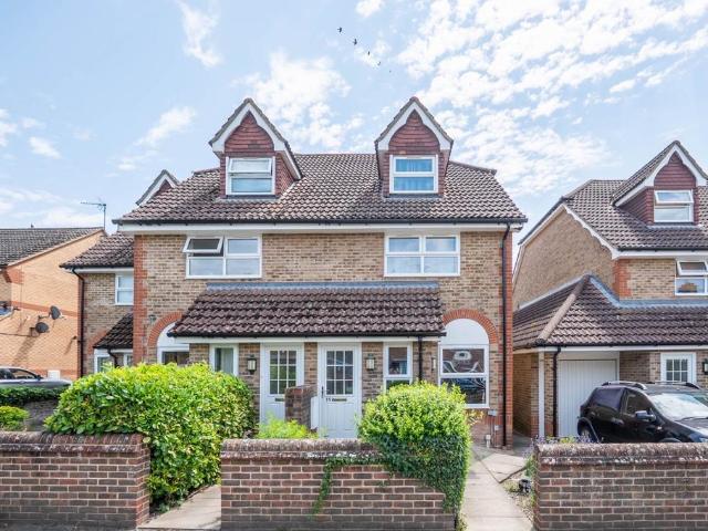 House for sale in Eaton Bray, Bedfordshire