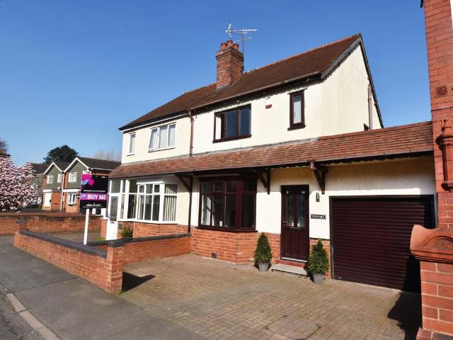 House for sale in Kingswinford, West Midlands