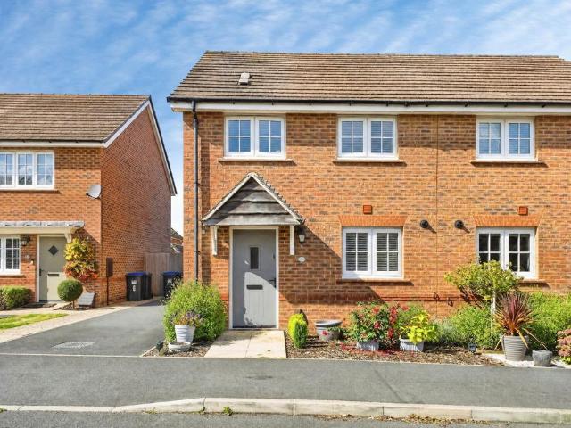 House for sale in Moulton