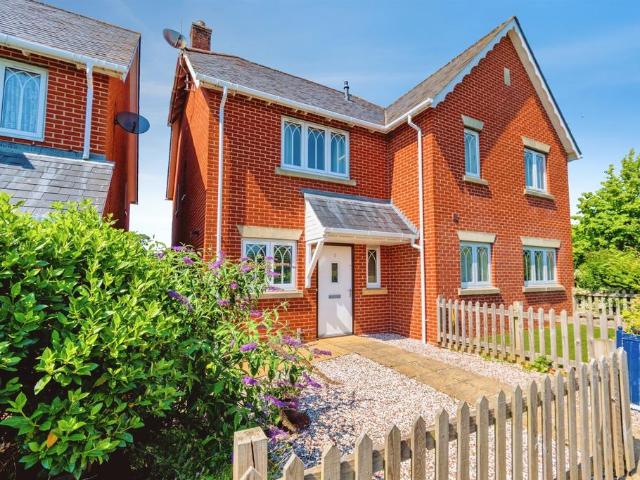 House for sale in Brambridge, Hampshire