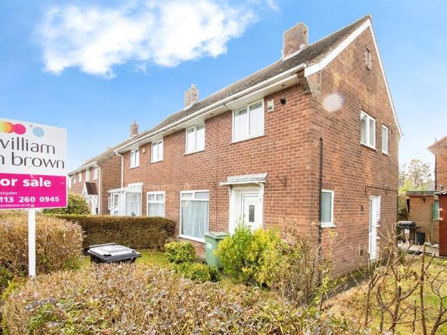 House for sale in Scholes, West Yorkshire
