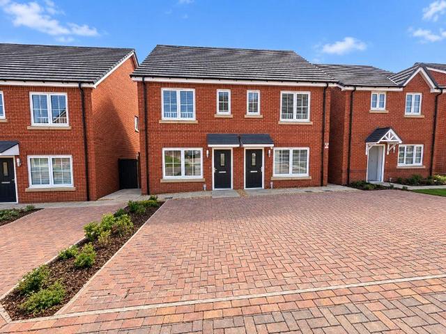 House for sale in Dixons Green, West Midlands