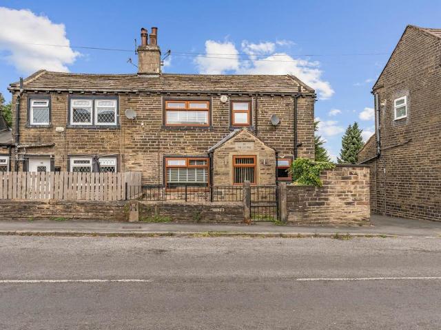 House for sale in Slack Side, West Yorkshire
