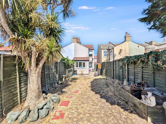 House for sale in Dale Hill, Essex