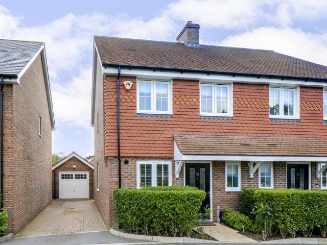 House for sale in Alderbrook, Wealden