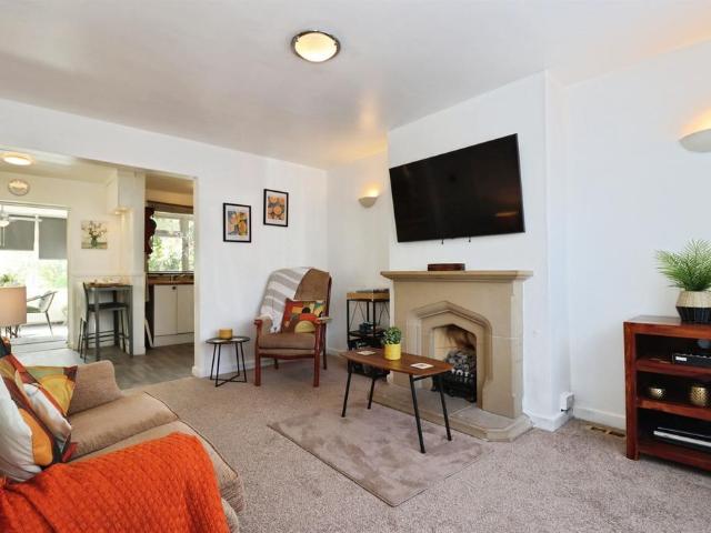House for sale in Kingswood