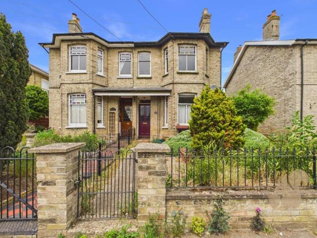 House for sale in Chelmondiston, Suffolk