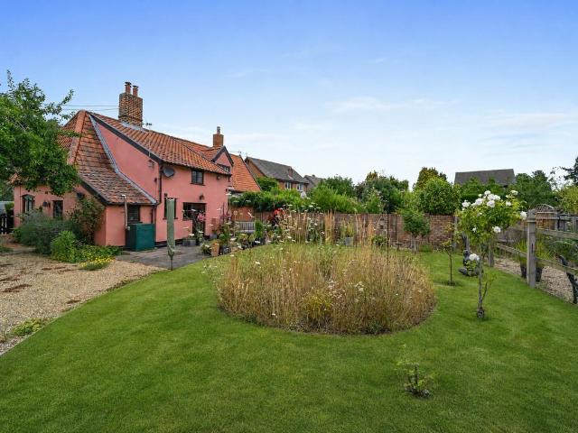 House for sale in Tattingstone, Chelmondiston