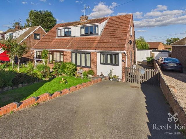 House for sale in Carlton, Leeds