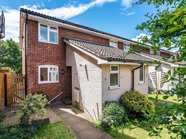 House for sale in Pachesham Park, Surrey