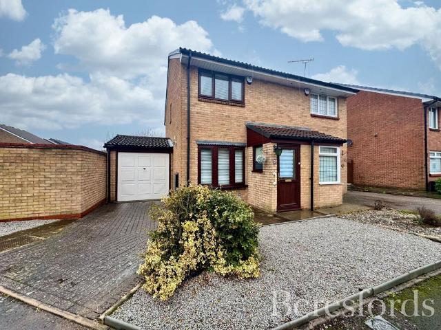 House for sale in Elm Park, Greater London