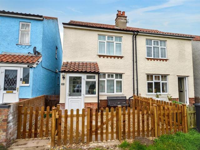 House for sale in Beeston Regis, North Norfolk