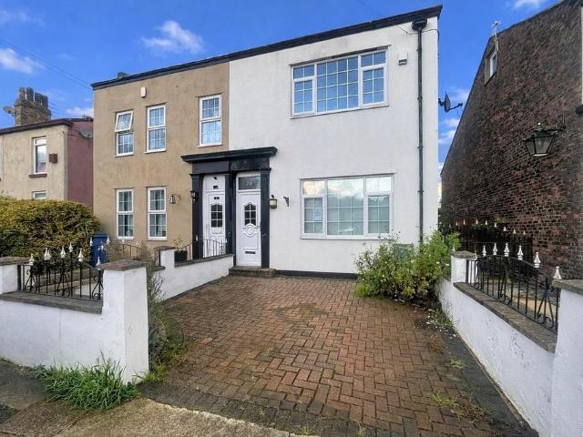 House for sale in Calderstones