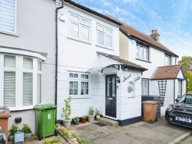 House for sale in Bushey, Bushey Heath