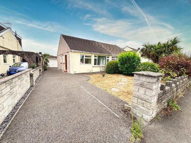 House for sale in Bryntirion, Wales