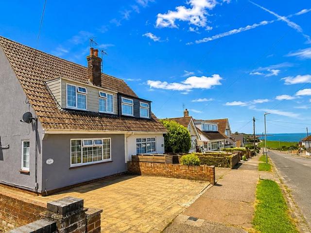 House for sale in Hampton, The Bridge