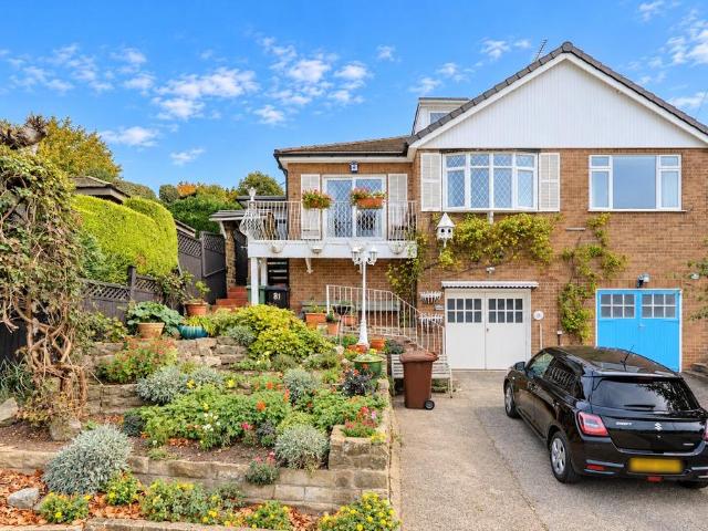 House for sale in Farsley, Leeds