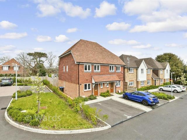 House for sale in Upton, Acol
