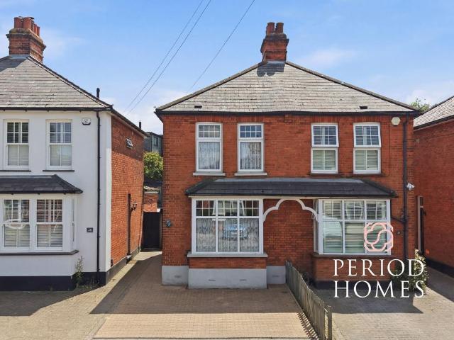 House for sale in Pilgrims' Hatch, Navestock Side
