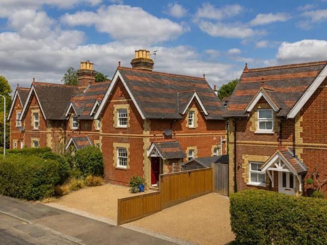 House for sale in Hawkenbury, Sandown Park