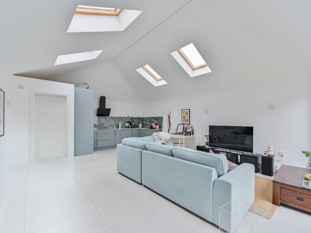 House for sale in Furzedown, Greater London