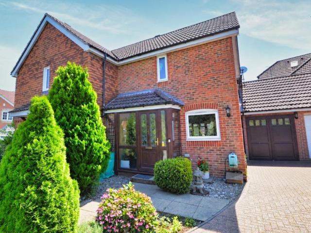House for sale in The Butts, Kent