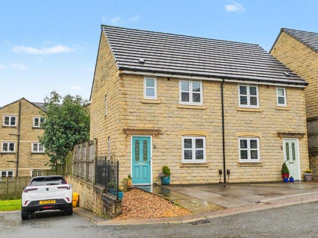 House for sale in Salendine Nook, West Yorkshire